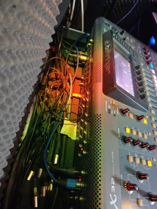 Mesa digital Behringer X32, con tarjeta usb