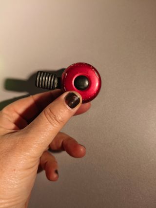 Timbre de bicicleta rojo