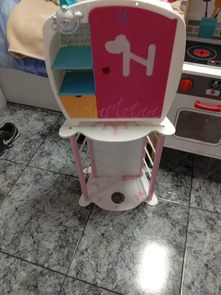 Armario y cuna de juguete