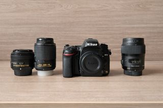 Kit Cámara Nikon D610 + 3 Objetivos + Accesorios