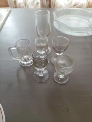 Vajilla y copas de cristal