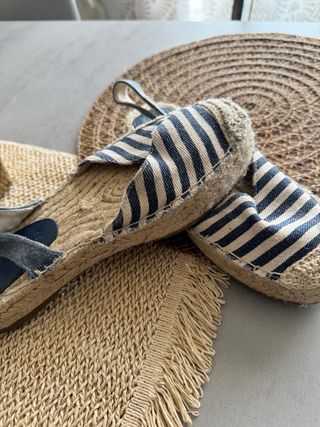 Alpargatas Stradivarius Rayas Azul Marino