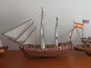 Maqueta barco madera hecho a mano .
