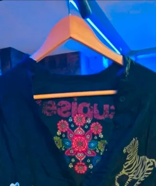 Blusa Desigual Talla XS Negra con Estampado