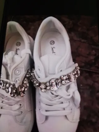 Scarpe donna bianche con strass n. 37