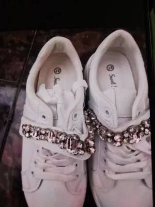 Scarpe donna bianche con strass n. 37