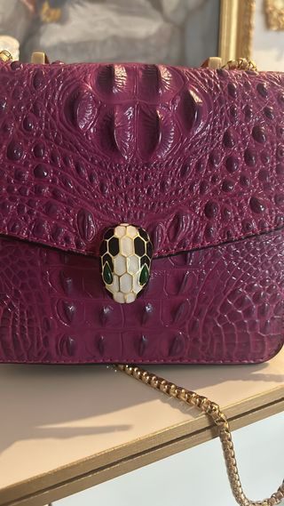 Bolso de Lujo Morado con Detalle Serpiente