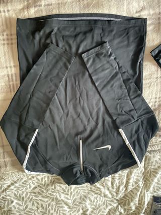 Chándal Nike Negro y Blanco Completo