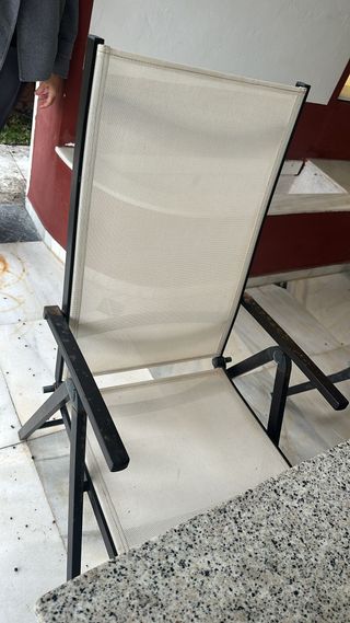 Mesa Granito + Sillas Jardín