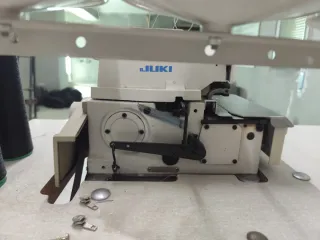 Remalladora Juki MO-2400 5 hilos