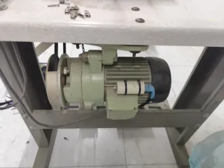 Remalladora Juki MO-2400 5 hilos