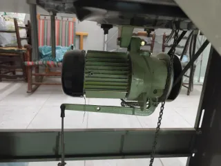 Remalladora Juki MO-2400 5 hilos