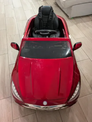 Coche eléctrico infantil rojo