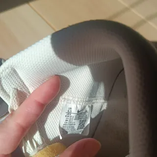 Zapatillas Nike abotinadas beige niña