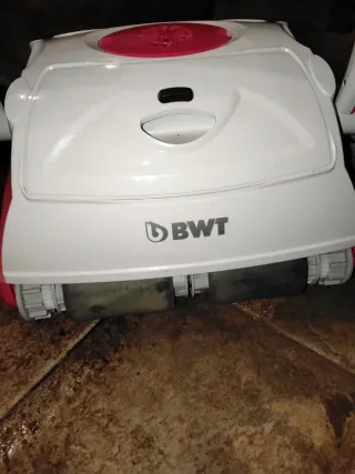 Robot Limpiafondos BWT D200