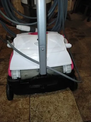 Robot Limpiafondos BWT D200