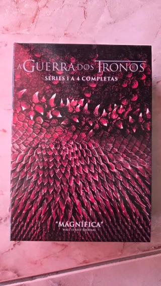 Guerra dos Tronos DVD - Séries 1-4
