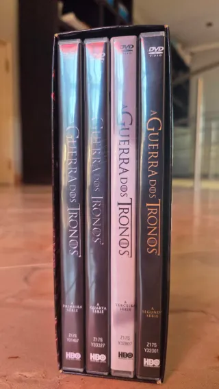 Guerra dos Tronos DVD - Séries 1-4
