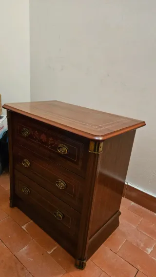 Mueble clásico de madera