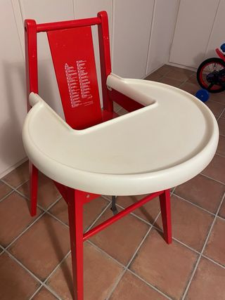 Trona IKEA madera roja