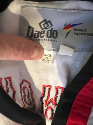 Traje Taekwondo Niña Valento talla 0 130 cms