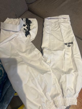 Traje Taekwondo Niña Valento talla 0 130 cms