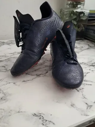 Botas de fútbol para niño con tacos