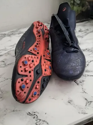 Botas de fútbol para niño con tacos