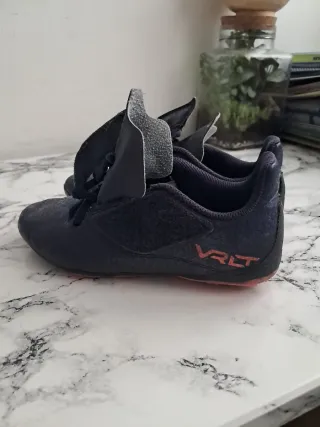 Botas de fútbol para niño con tacos