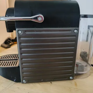 Cafetera Nespresso Krups Pixie Poco Uso