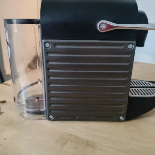 Cafetera Nespresso Krups Pixie Poco Uso