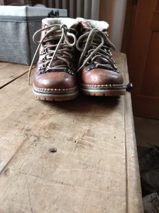 Scarponcini in vera pelle da donna