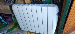 Radiador Calor Azul Blanco