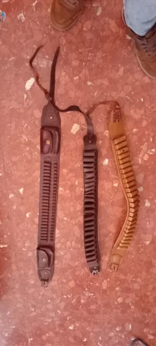 Portacargadores y correas para calibre 12 y 30-06