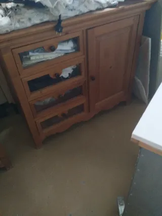 Comoda o Armario de madera marrón