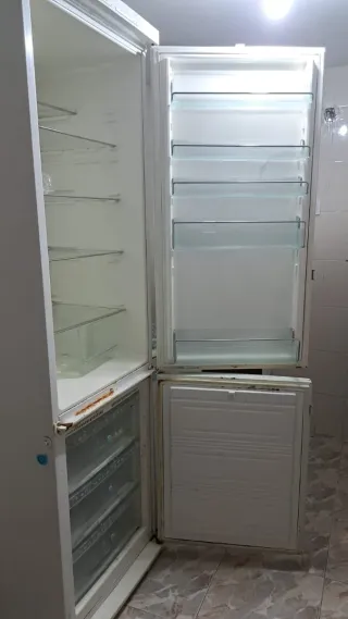 Nevera Miele Blanca funcionando perfectamente