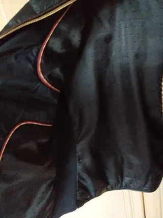 Chaqueta acolchada azul marino de Zara Woman