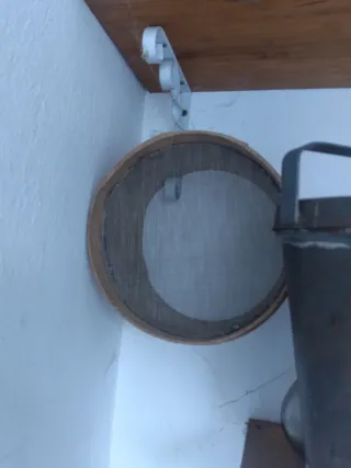 Tamiz antiguo de madera y malla