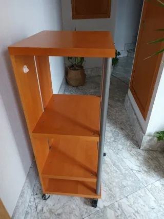 Mueble auxiliar Ikea madera y metal