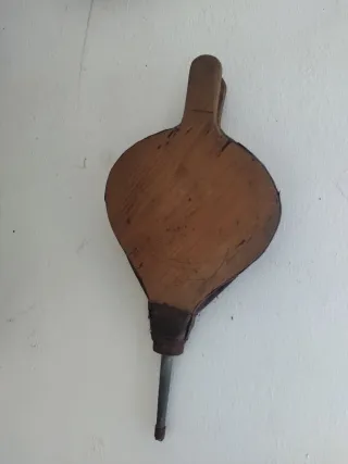 Fuelle antiguo de madera