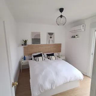 Lámpara de techo moderna, en perfecto estado