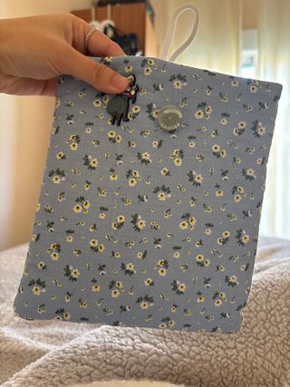 Custodia Kobo Libra a fiori