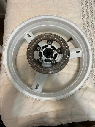 Llanta Trasera Suzuki GSXR600 K5 con Disco