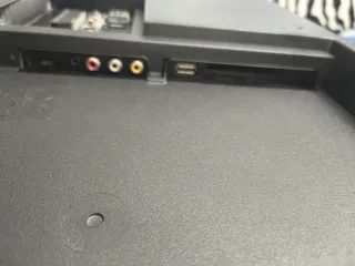 Televisor LED Negro. Smart TV