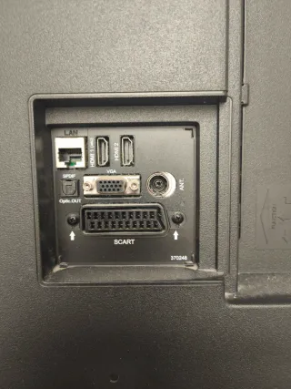 Televisor LED Negro. Smart TV