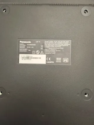 Televisor LED Negro. Smart TV