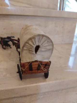 Carrozza in legno del 1955 con cavalli