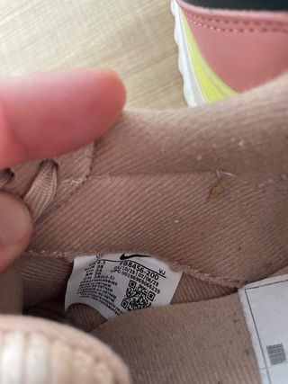 Zapatillas Nike Marrón  rosa y amarillas Talla 38