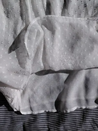 Blusa blanca bordada Stradivarius Talla L