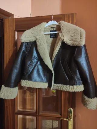 Cazadora Zara Piel Marrón y Beige